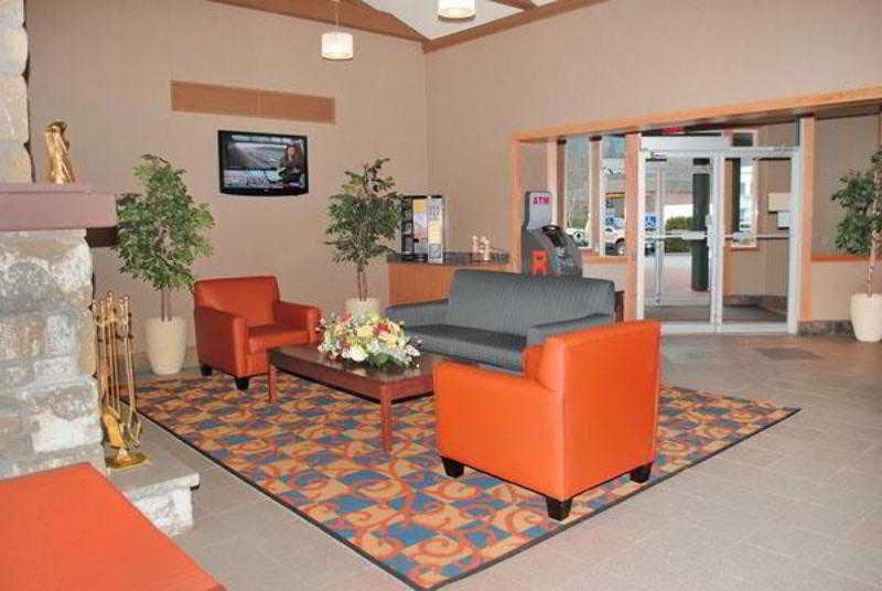 Mountain Retreat Hotel Squamish Interior photo